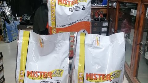 Νέα τροφή σκύλων "MISTER MIX"
