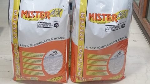 Νέα τροφή σκύλων "MISTER MIX"